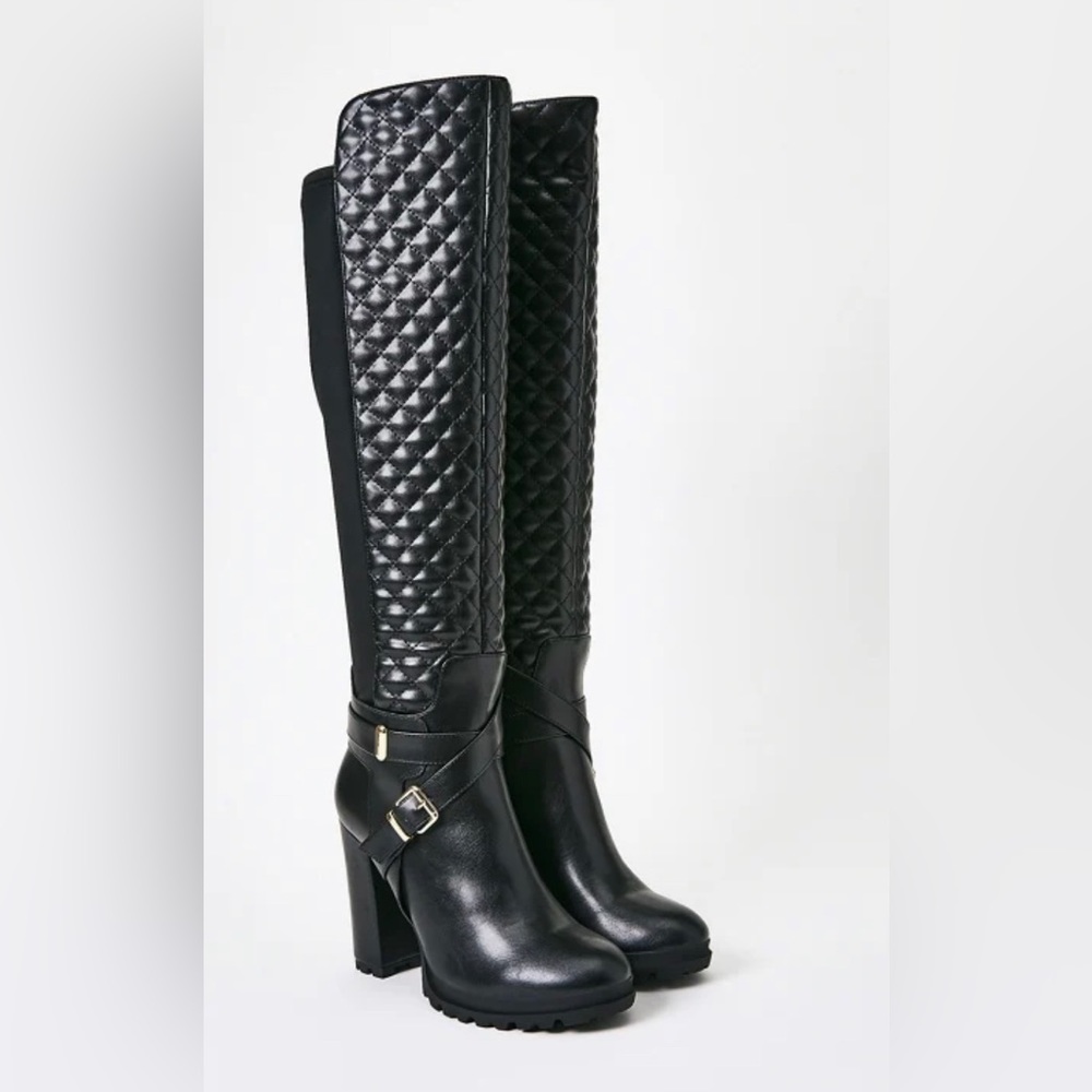 Knee high Boot
